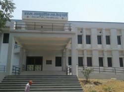 मरीजों को सामुदायिक स्वास्थ्य केन्द्र में नहीं मिल रही दवा, मेडिकल स्टोर की
पकड़ा रहे पर्ची - image