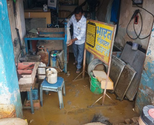 Heavy rain in jaipur