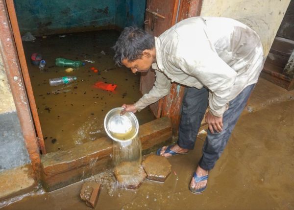 Heavy rain in jaipur