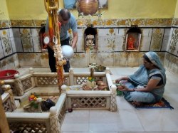 प्रथम दिन शिवलिंग का कराया जलाभिषेक, हर सोमवार को निकाली जाएगी कावड़ यात्राएं - image