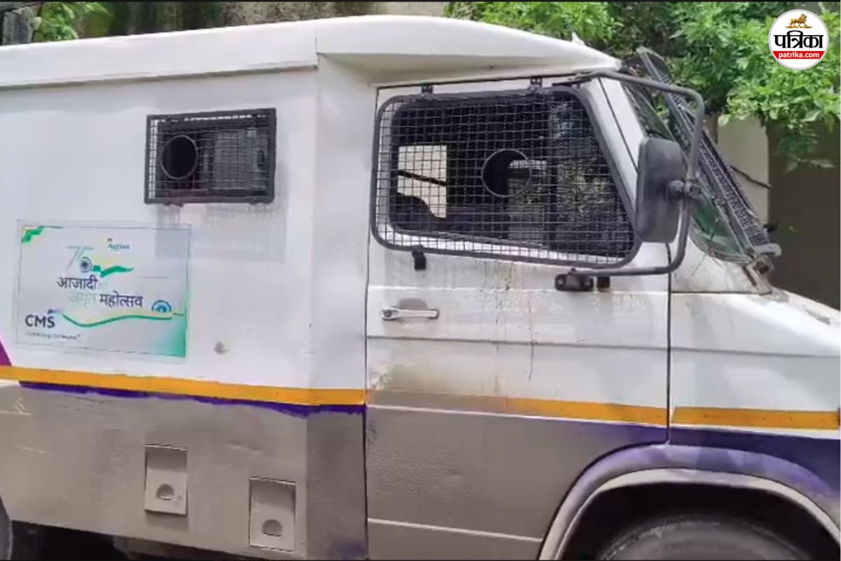 राजस्थान में पकड़ी गई 11 क्विंटल चांदी, गुजरात पासिंग गाड़ी से हुई बरामदगी, GST
विभाग को दी गई सूचना