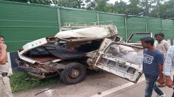Accident: नशे में धुत कंटेनर चालक ने सवारी से भरी खड़ी जीप को रौंदा, दो की मौत,
आठ घायल - image