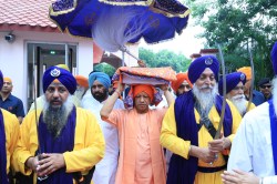 Lucknow News: गुरु तेग बहादुर संदेश यात्रा का भव्य आगाज, सीएम योगी ने किया
स्वागत - image