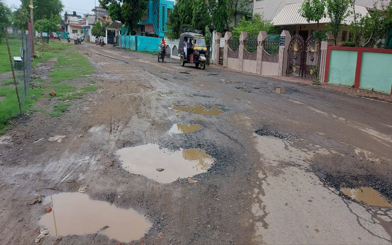 निकाय के नियमों का उल्लंघन, अनदेखी भी पड़ रही भारी