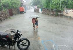सावन के तीसरे दिन जमकर बरसे मेघ, फसलों में आई रौनक - image