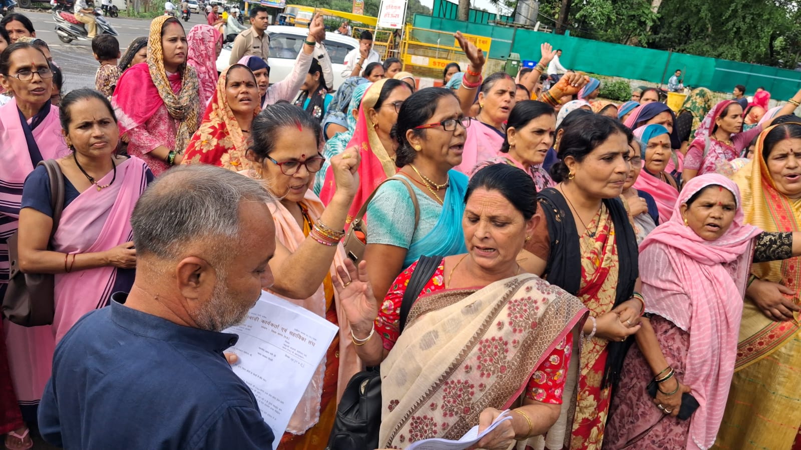 CG Protest: आंगनबाड़ी कार्यकर्ता का एक दिवसीय धरना प्रदर्शन, 7 सूत्रीय मांगों को लेकर प्रदर्शन