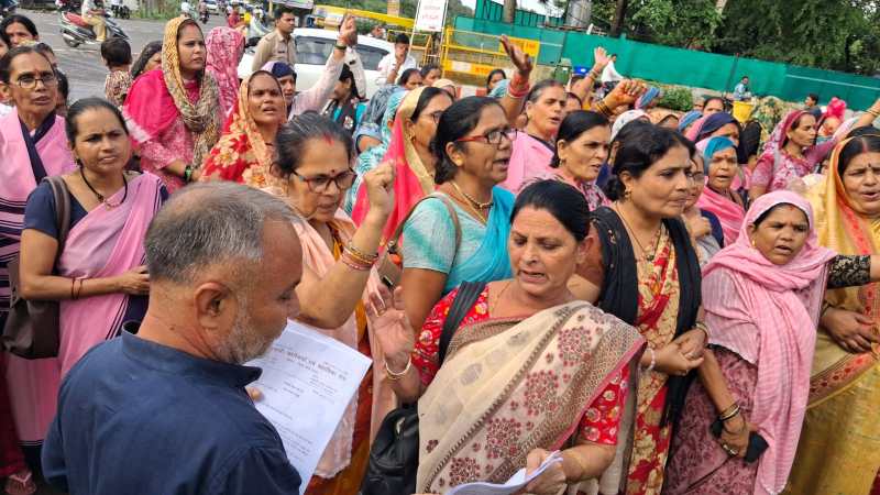 CG Protest: आंगनबाड़ी कार्यकर्ता का एक दिवसीय धरना प्रदर्शन, 7 सूत्रीय मांगों को लेकर प्रदर्शन