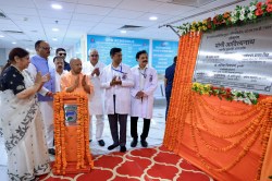 KGMU में CM Yogi ने शुरू की 105 करोड़ की नई कार्डियोलॉजी विंग, हृदय रोगियों को
मिलेगा विश्वस्तरीय इलाज - image