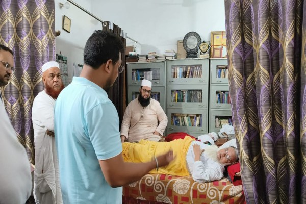 लखनऊ में चंद्रशेखर आजाद ने मौलाना सज्जाद नोमानी से की मुलाकात फोटो सोर्स : Social Media X