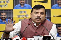 Yogi सरकार पर संजय सिंह का बड़ा हमला: “27 हजार स्कूल बंद कर बच्चों से किताबें
छीनीं, शराब की बोतलें थमाईं - image