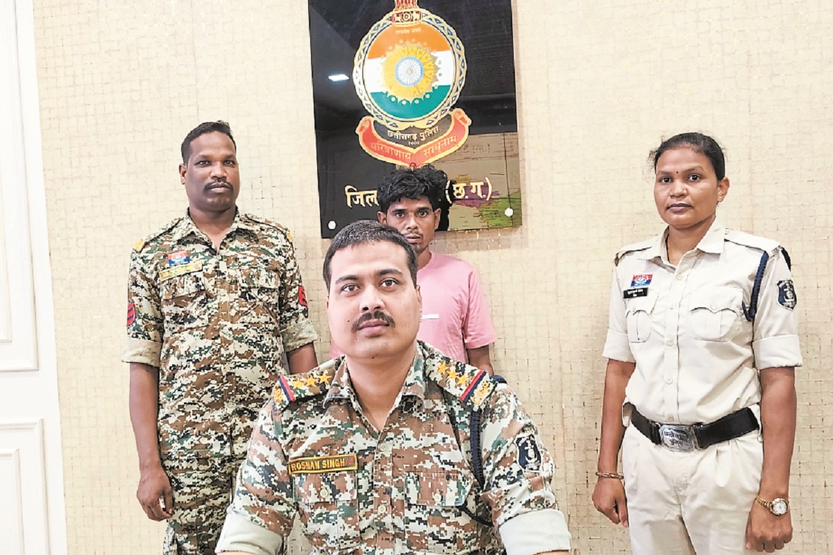 नक्सल अभियान में बड़ी कामयाबी… 1 लाख के इनामी नक्सली गिरफ्तार, भारी मात्रा में
विस्फोटक बरामद