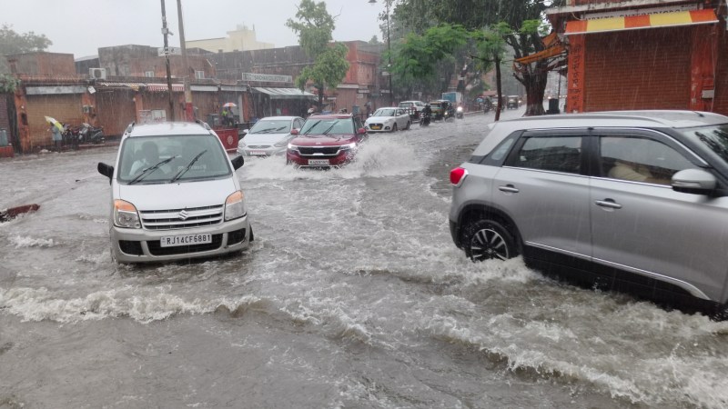 जयपुर शहर सहित राजस्थान के कई जिलों में आज सुबह से ही तेज बारिश। फोटो पत्रिका
