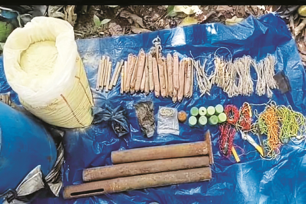 नक्सलियों के खतरनाक मंसूबे नाकाम, जवानों ने बड़ी मात्रा में किया विस्फोटक बरामद