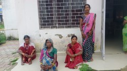 माता-पिता की मौत के बाद अनाथ हुए चार बच्चे, गांव में पसरा मातम - image