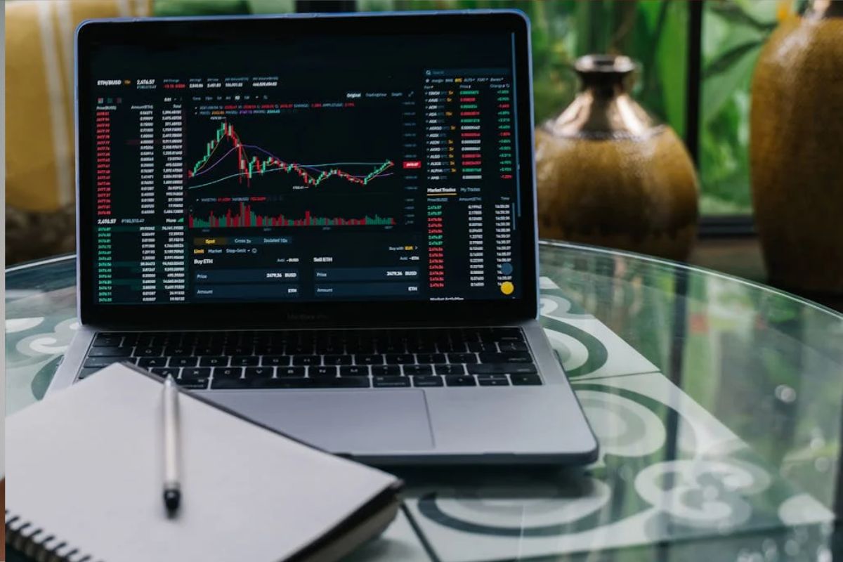IT Stocks को धड़ल्ले से क्यों बेच रहे निवेशक? 400 से ज्यादा पॉइंट टूटा सेंसेक्स,
जानिए वजह