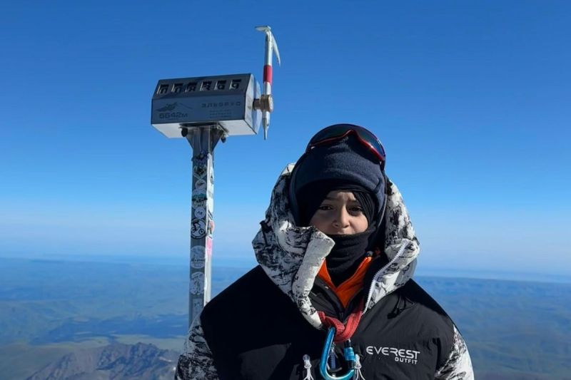 Tegbir climbed Mount Elbrus (Photo: X)