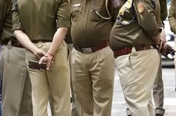जयपुर में नामी होटल मालिक को फिर मिली धमकी, गैंगस्टर्स ने कनाडा से निर्देश पर
नीमराना में की ताबड़तोड़ फायरिंग - image