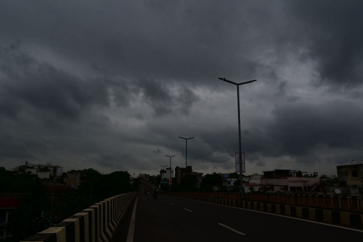 CG Weather Update: मानसून ने पकड़ी रफ्तार! अगले 5 दिनों तक होगी बारिश, IMD ने
जारी किया अलर्ट
