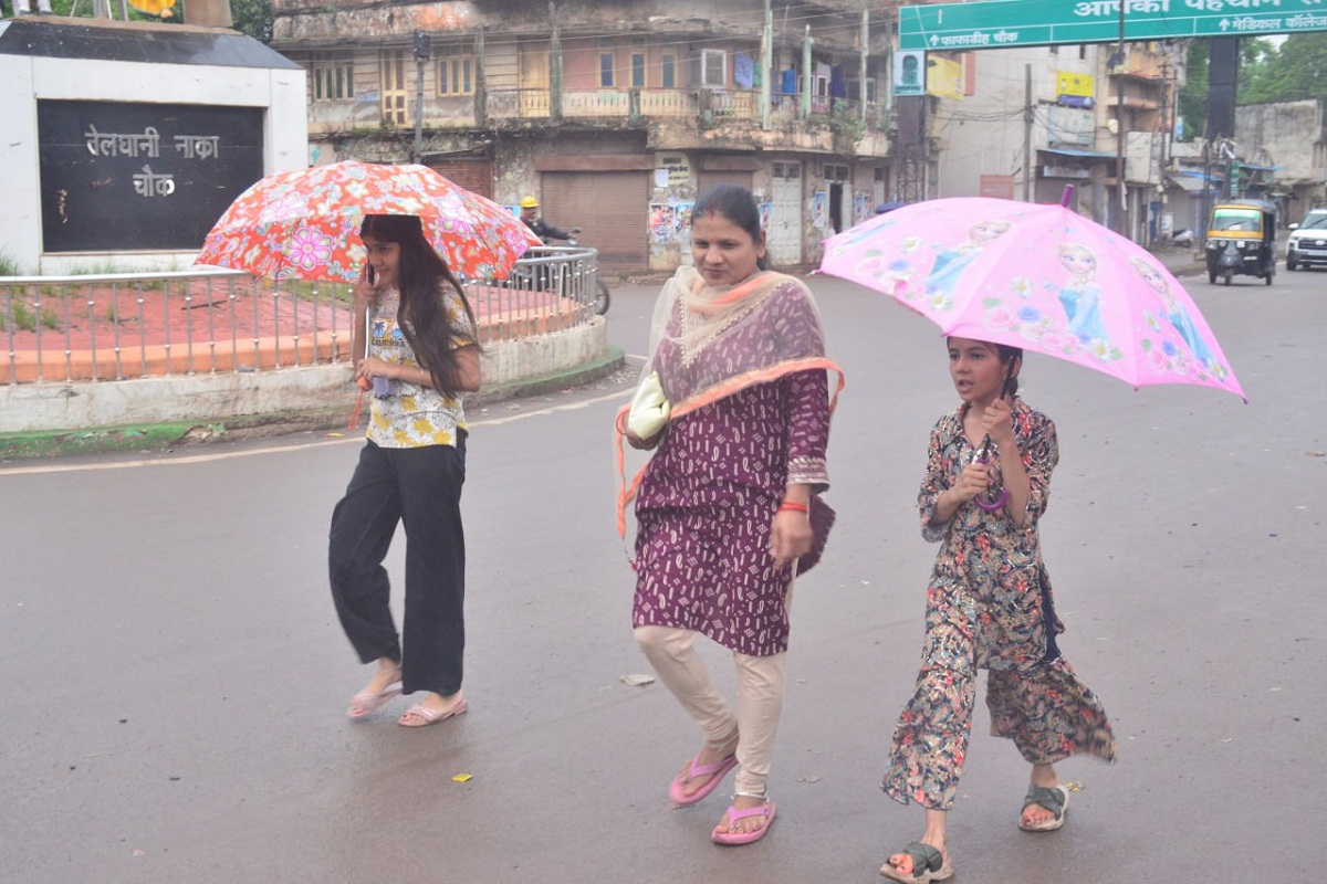 CG Weather Update: इन क्षेत्रों में अगले 4 दिन झमाझम बारिश के आसार, जानें आपके
जिले में कैसा रहेगा मौसम