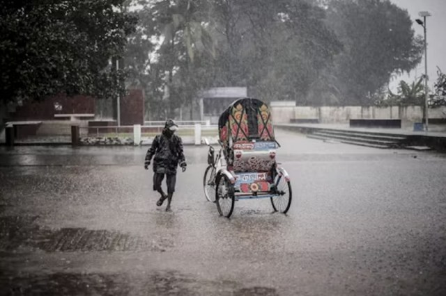 हल्की से मध्यम वर्षा की संभावना (फोटो सोर्स- unsplash)