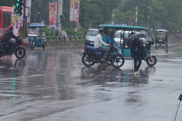 Monsoon 2025: अगले 5 दिन तक भारी बारिश का अलर्ट, इन जिलों में जमकर बरसेंगे बादल… जानें हाल