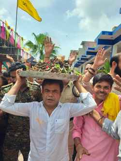 अभिनेता राजपाल यादव पार्थिव शिवलिंग निर्माण कार्यक्रम में हुए शामिल - image