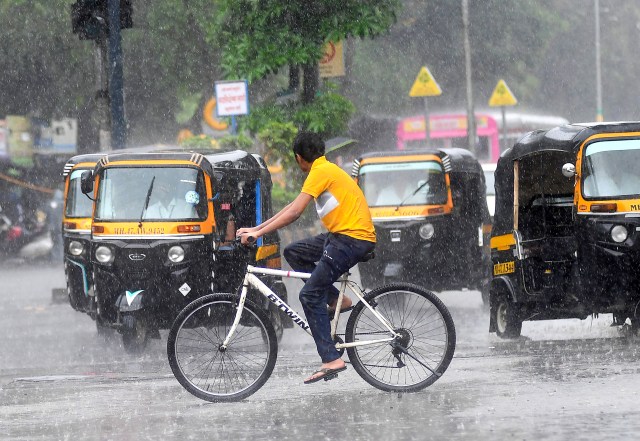 climate change, Delhi NCR, Delhi Weather Forecast,drizzle heavy rainfall, Heavy rainfall alert July 2025, Heavy Rainfall Report, Hurricane, IMD, IMD latest rain forecast, IMD latest weather forecast, imd monsoon forecast, IMD weather bulletin, rain, rain forecast, rain radar, rain showers, rain today, rainfall, rainstorm, temperature, weather, Weather forecast, weather radar, winter storm warning