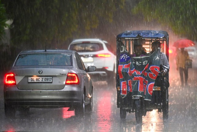 climate change, Delhi NCR, Delhi Weather Forecast, downpour, drizzle, HeaT WAVE, heavy rainfall, Heavy rainfall alert June 2025, Heavy Rainfall Report, Hurricane, IMD, IMD latest rain forecast, IMD latest weather forecast, imd monsoon forecast, IMD weather bulletin, rain, rain forecast, rain radar, rain showers, rain today, rainfall, rainstorm, temperature, weather, Weather forecast, weather radar, winter storm warningClose
