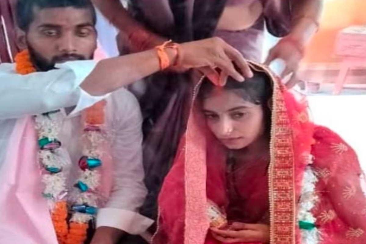Azamgarh News: तमन्ना बनी तनु, रचाई हिंदू लड़के से मंदिर में शादी
