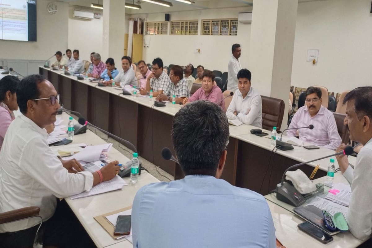 मऊ के प्रत्येक ग्राम पंचायतों में बनेगा पंचायत उत्सव भवन एवं डिजिटल
पुस्तकालयजिलाधिकारी