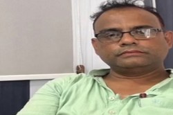 Ghazipur News: जिला सचिवालय में तैनात वरिष्ठ सहायक रिश्वत लेते हुए रंगे हाथ
गिरफ्तार, मचा हड़कंप - image