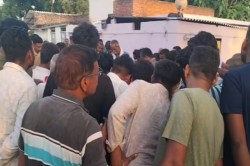 करंट लगने से दो सगे भाइयों समेत तीन की मौत, बुझ गए तीन घरों के चिराग, इलाके में
पसरा मातम - image