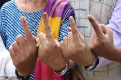 Voter Registration: यूपी में रह रहे बिहार के मतदाता 25 जुलाई तक भरें गणना
प्रपत्र, चुनाव आयोग की अपील - image