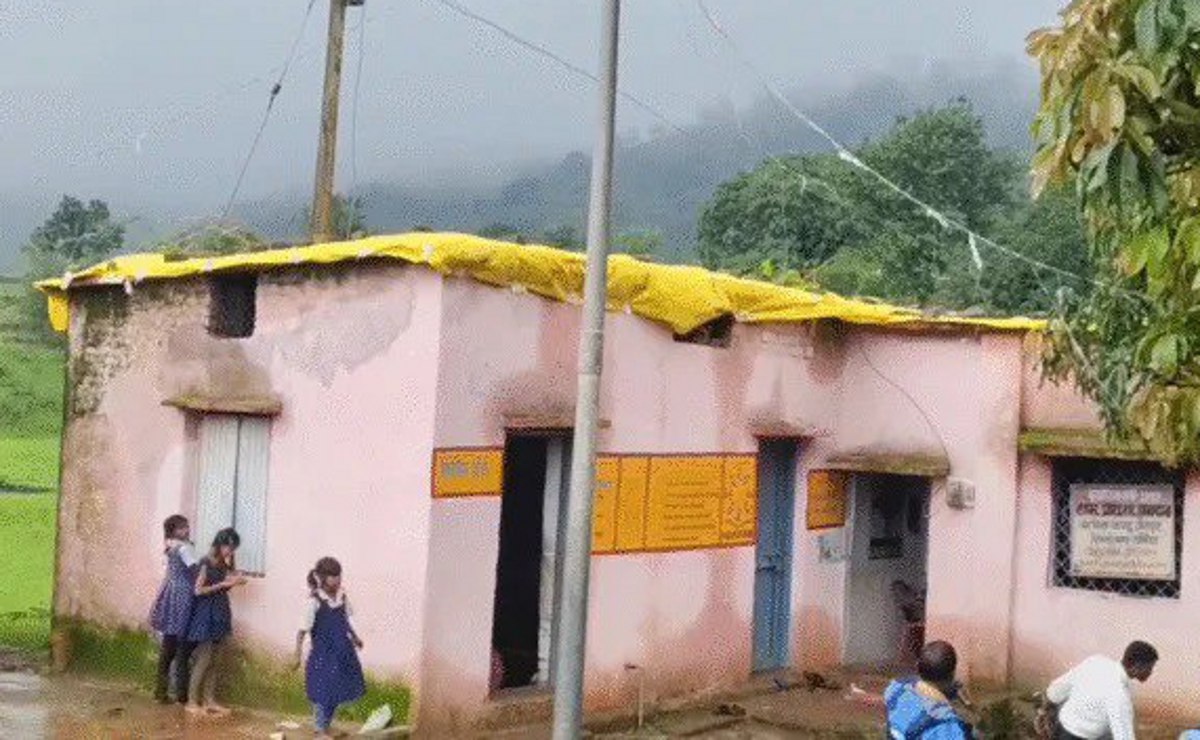 झालावाड़ में मासूमों की मौत से नहीं सुधरा जनजातीय विभाग
