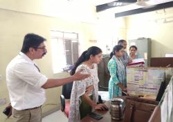 20 अधिकारियों सहित 127 कार्मिक मिले अनुपस्थित - image
