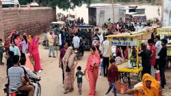 छोटी तीज के मेले में सालमसागर तालाब पर उमड़ी भीड़ - image
