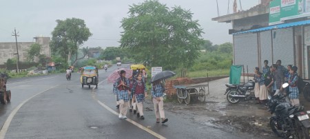Bus service could not be started in CM Rise School even after three years, students are getting troubled