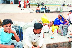 काम की तलाश में जाने से पूर्व पंचायतों में करानी होगी एंट्री, बताना होगा कारण - image