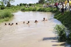 धौलपुर में बारिश का कहर: स्कूल से लौटते वक्त नाले में डूबने से छात्र की मौत,
बाड़ी में 2 स्टूडेंट्स बहे, नदियों का बढ़ा जलस्तर - image