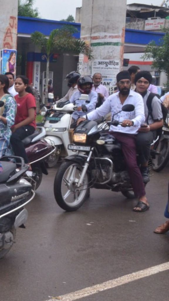 CG News: बिना हाई सिक्योरिटी नंबर प्लेट वाले वाहनों पर हुई कार्रवाई, 111 वाहनों से वसूला जुर्माना…