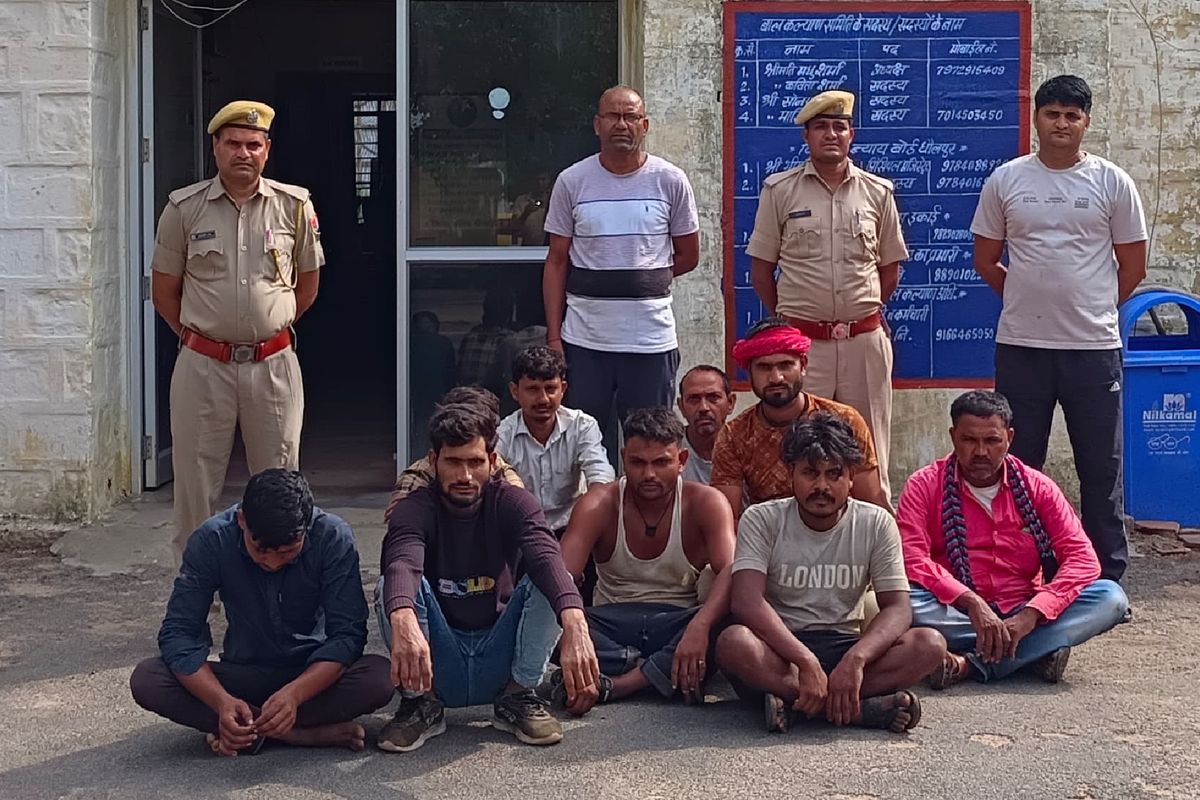 पांच पिकअप गाडियों में पशु तस्करी करते नौ लोगों को किया गिरफ्तार, 54 पशुओं को
कराया मुक्त