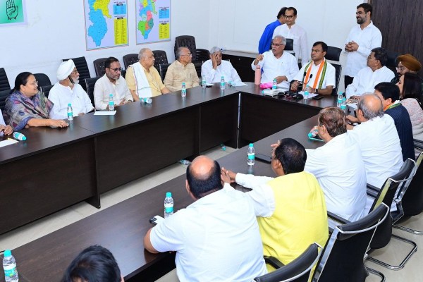 7 जुलाई को खड़गे आएंगे छत्तीसगढ़, पूर्व मंत्रियों को भीड़ जुटाने का जिम्मा... कांग्रेस मुख्यालय में हुई तैयारियों की समीक्षा
