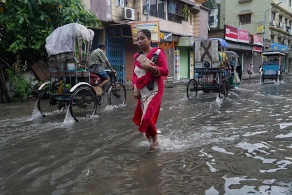 CG Weather Update: तबाही मचाने को फिर तैयार मानसून! 17 जुलाई को इन जिलों में होगी भारी बारिश, Alert जारी
