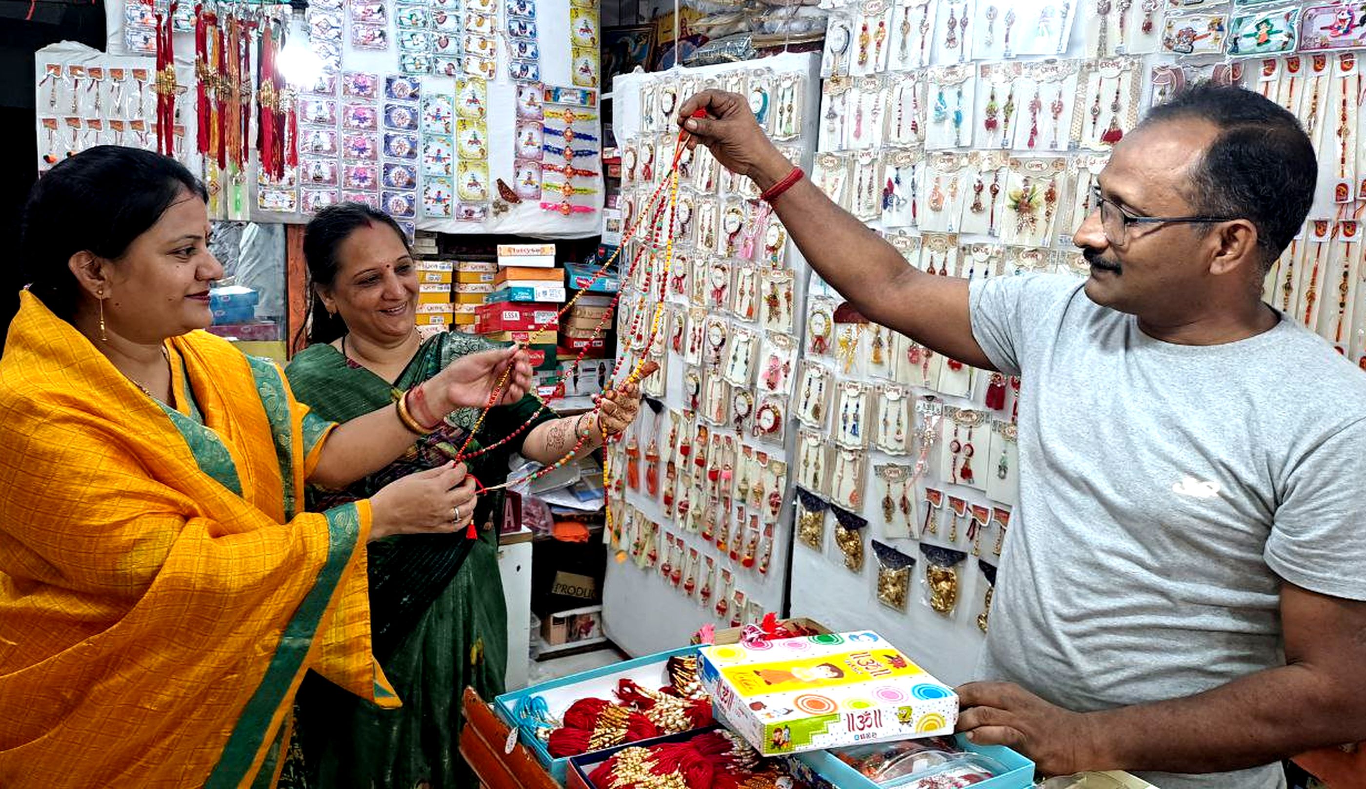 रील्स और फोटो के लिए ‘डायमंड राखी’, फ्रीहोल्ड बनी पहली पसंद