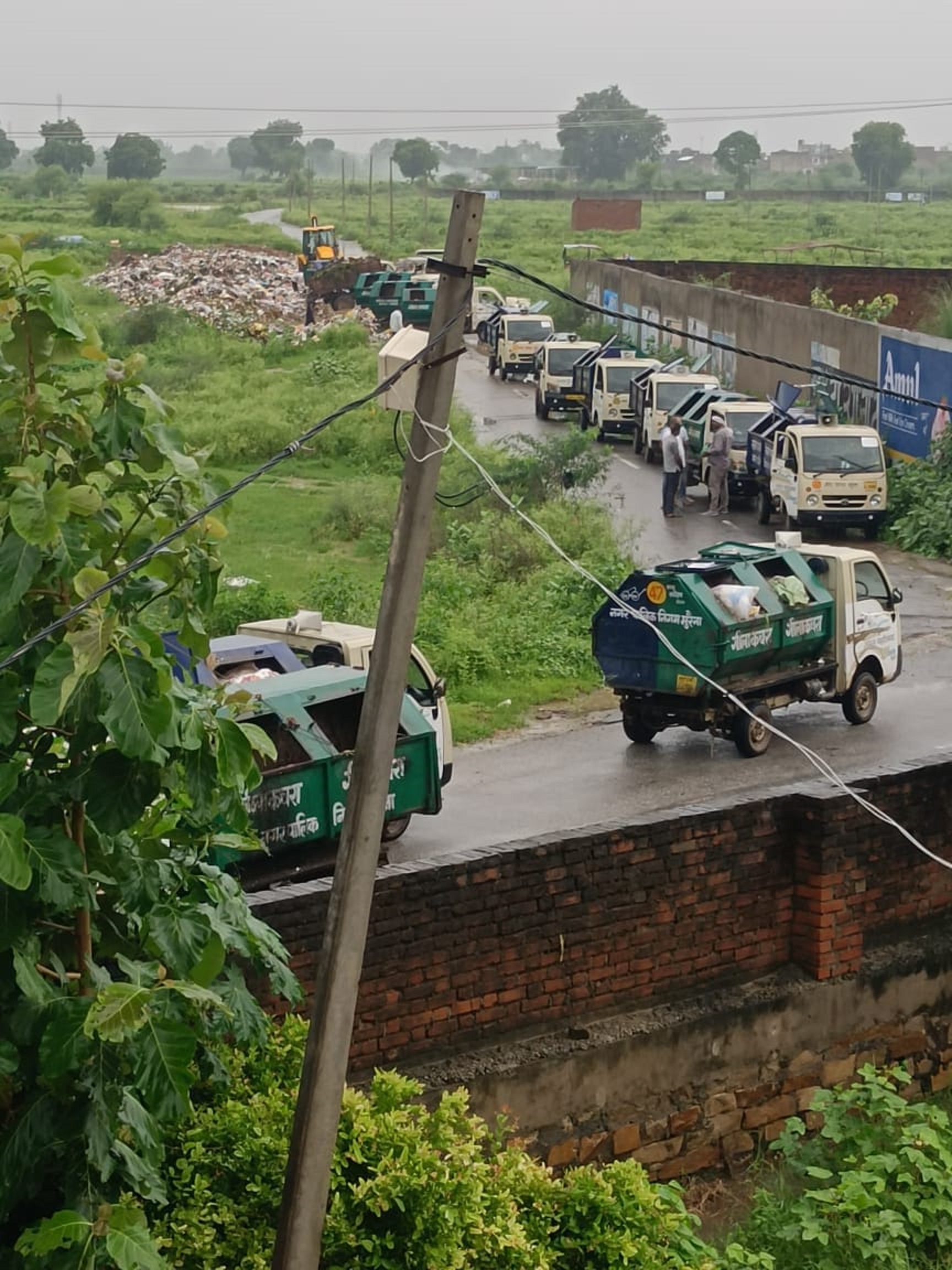 यातायात नगर बना डंपिंग ग्राउंड, ट्रैक्टर-ट्रॉली व डंपरों से खाली हो रहा कचरा