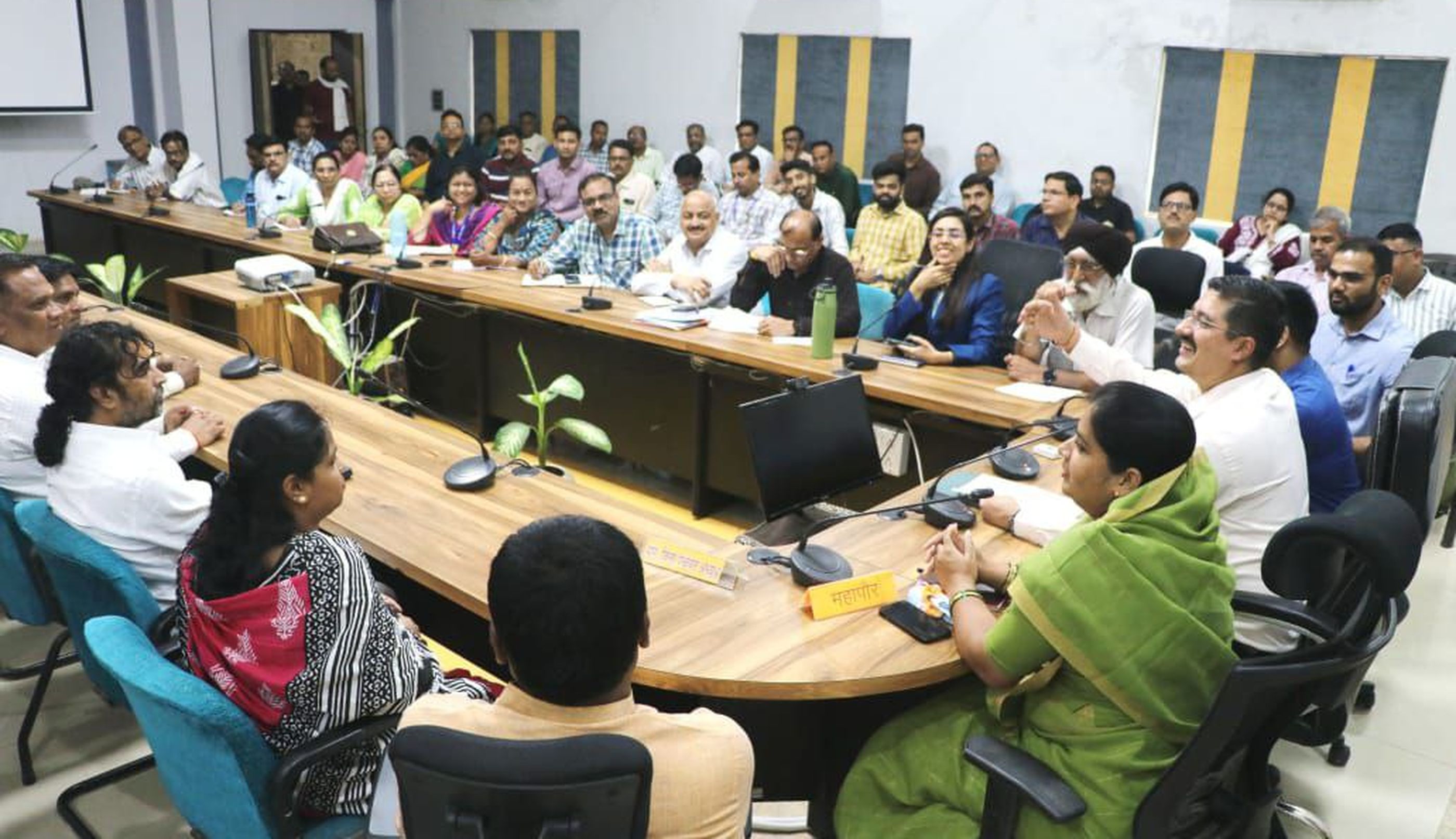 ‘ खंडवा का गौरव दिवस ’ सफेद टी-शर्ट, काले रंग की पैंट ‘ खंडवा रन ’ की होगी
पहचान, शहर में तीन दिन तक गूंजेंगे किशोर दा के तराने, पढ़िए कब क्या होगा