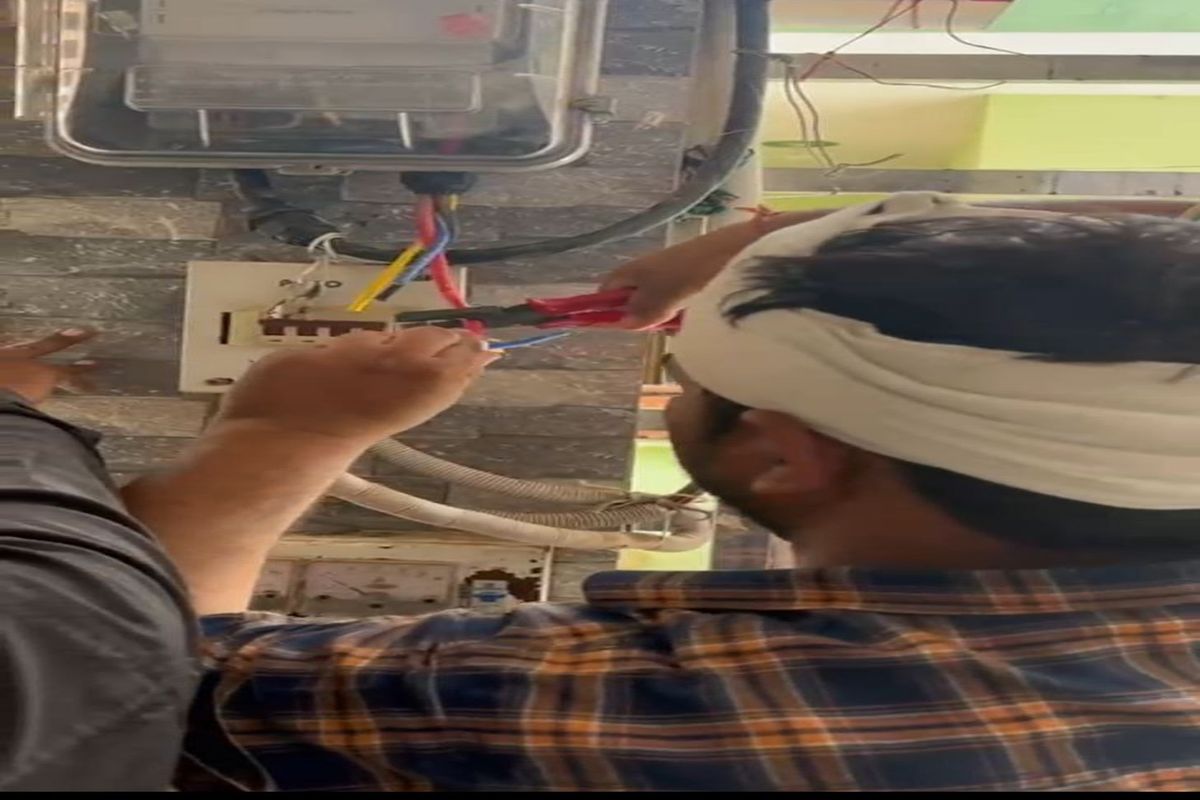 चोर अपना रहे नए हथकंडे, सील बंद मीटरों से चोरी Thieves are adopting new tricks, stealing from sealed meters