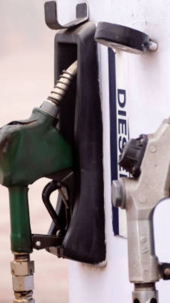 Petrol-Diesel Price: पेट्रोल-डीजल पर Tax हटे तो मिले राहत, जनता ने सरकार से की अपील..
