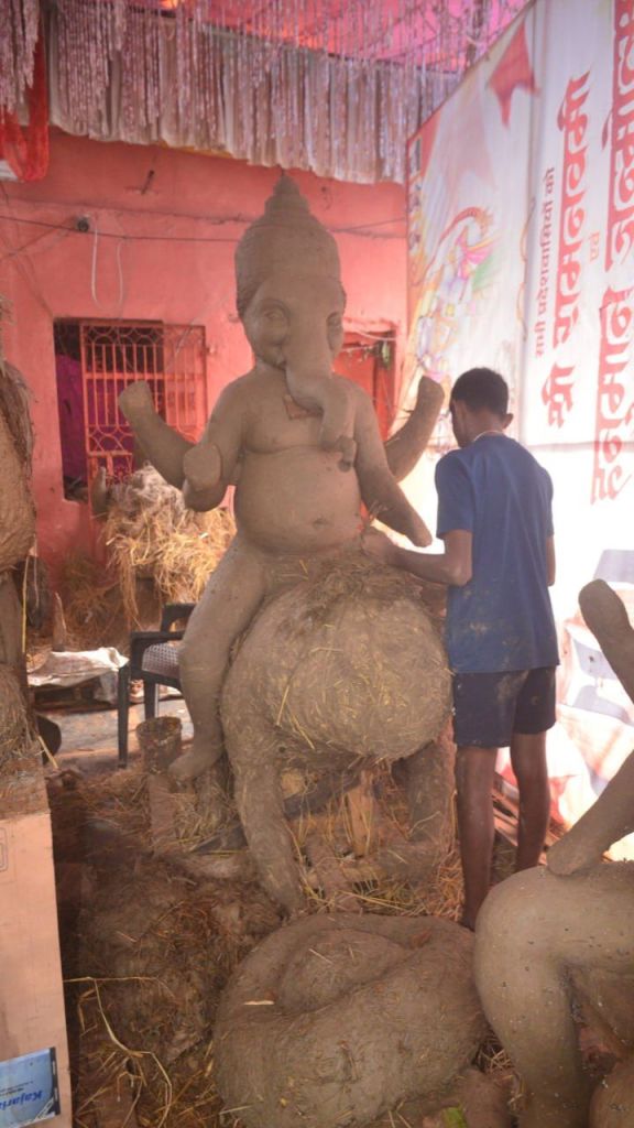Ganesh Chaturthi 2025: छत्तीसगढ़ में गणेश प्रतिमा का निर्माण शुरू...