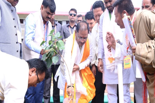 CG News: तिब्बती रीति-रिवाजों के अनुरूप आत्मीय स्वागत से CM साय हुए अभिभूत, देखें तस्वीरें